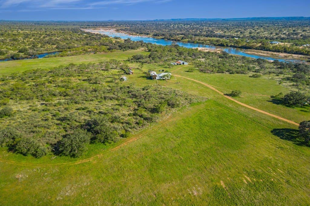 864.96 acres in Llano County gallery image 4
