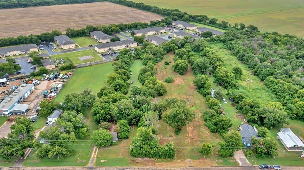 2.04 acres in McLennan County gallery image 4