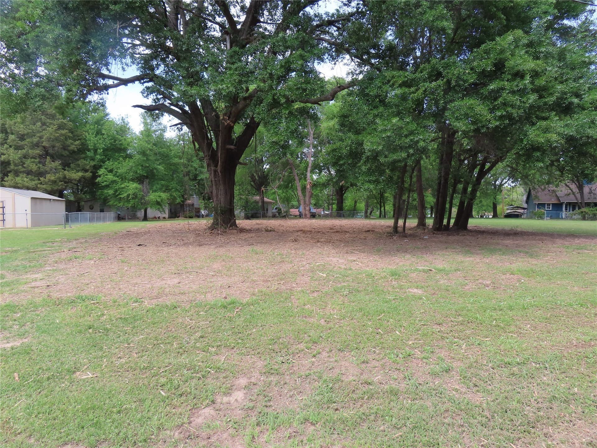 0.6 acres in Henderson County - photo 4