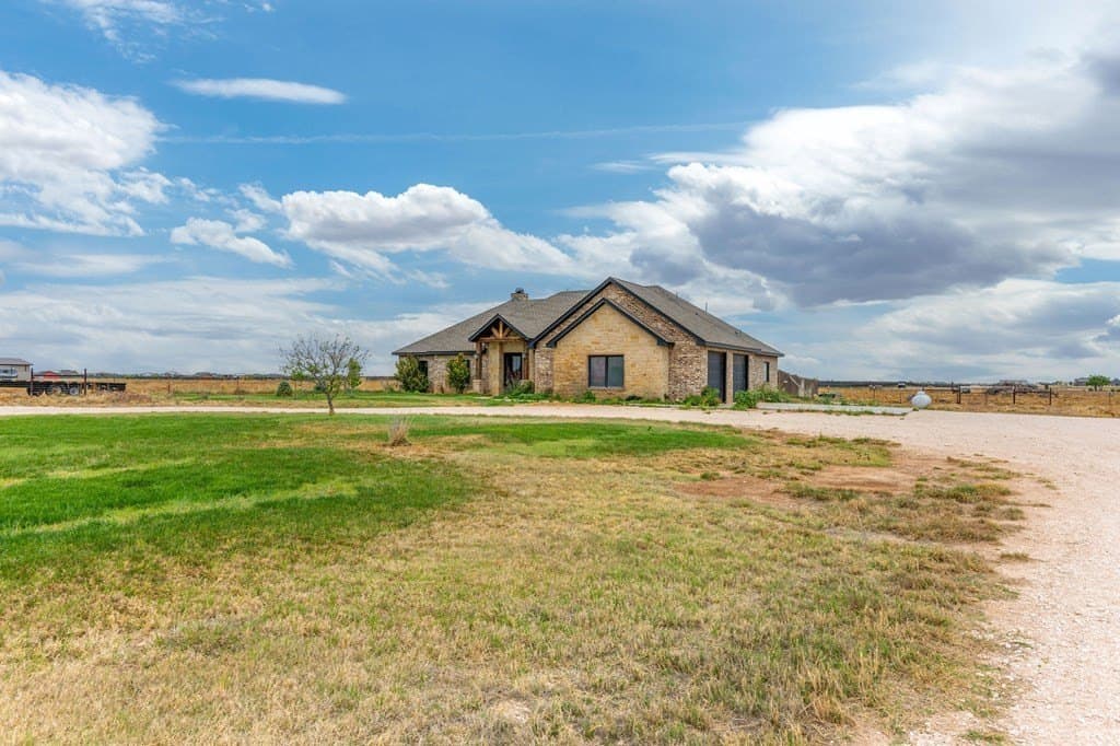 10 acres in Gaines County gallery image 3