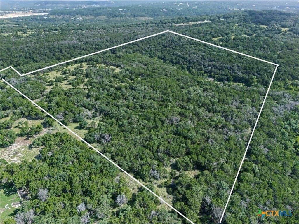 20 acres in Comal County - photo 14