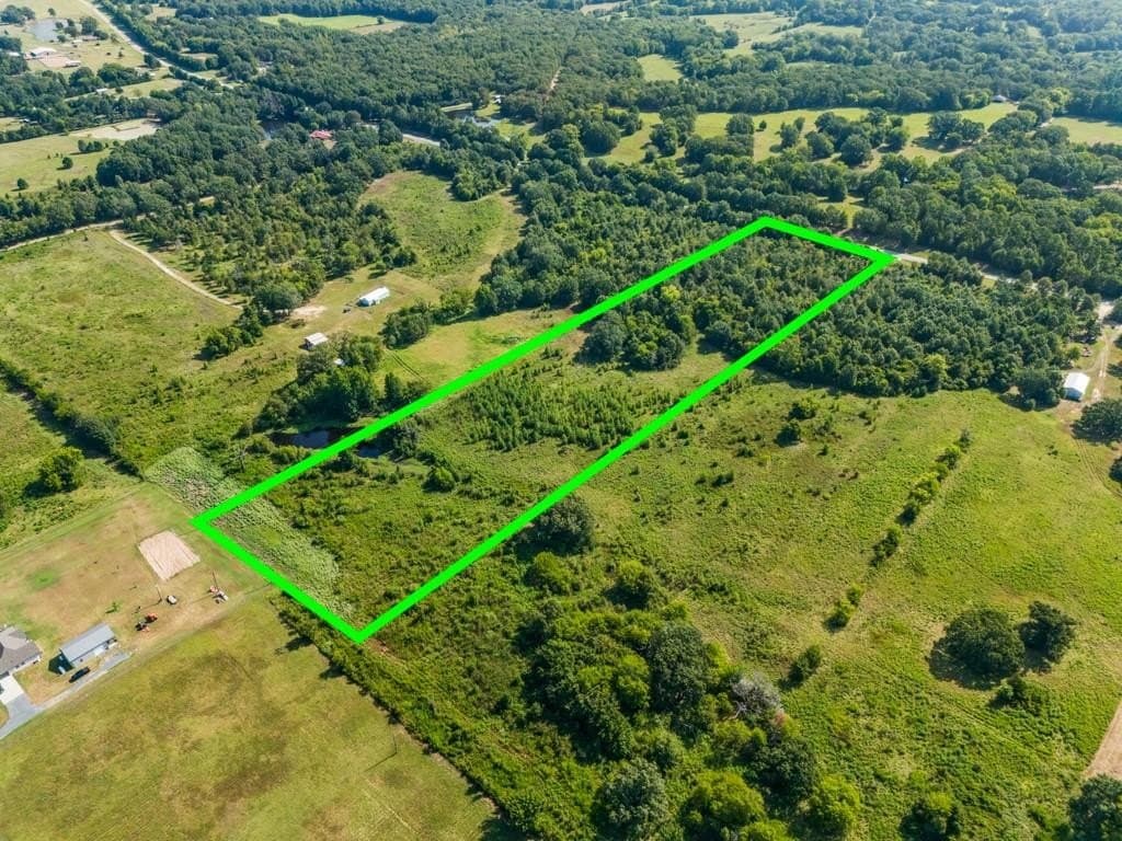 11.01 acres in Titus County