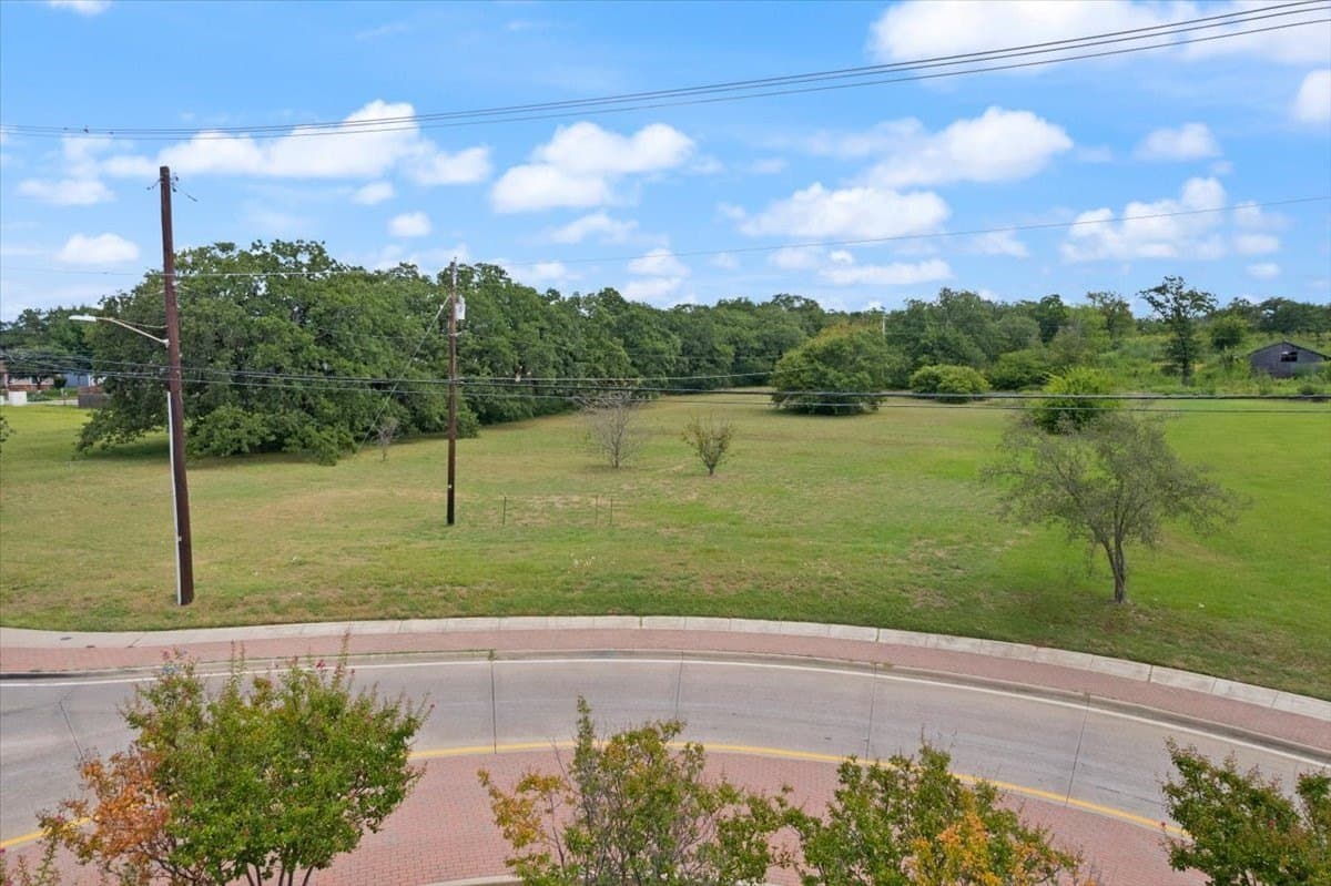 2 acres in Tarrant County gallery image 2