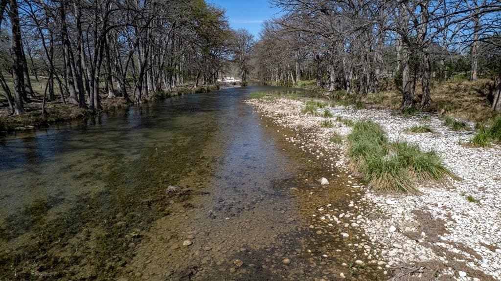 7 acres in Real County - photo 17