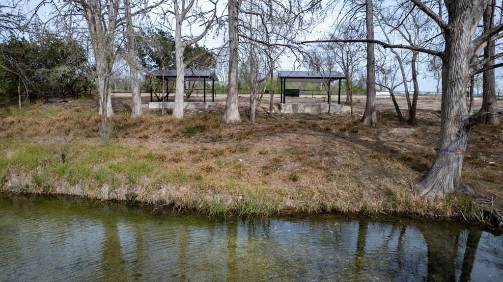 7 acres in Real County - photo 28