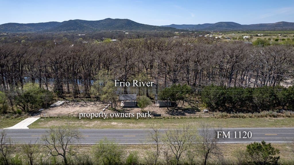 7 acres in Real County - photo 7