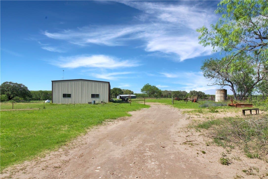 52.19 acres in Bee County - photo 23