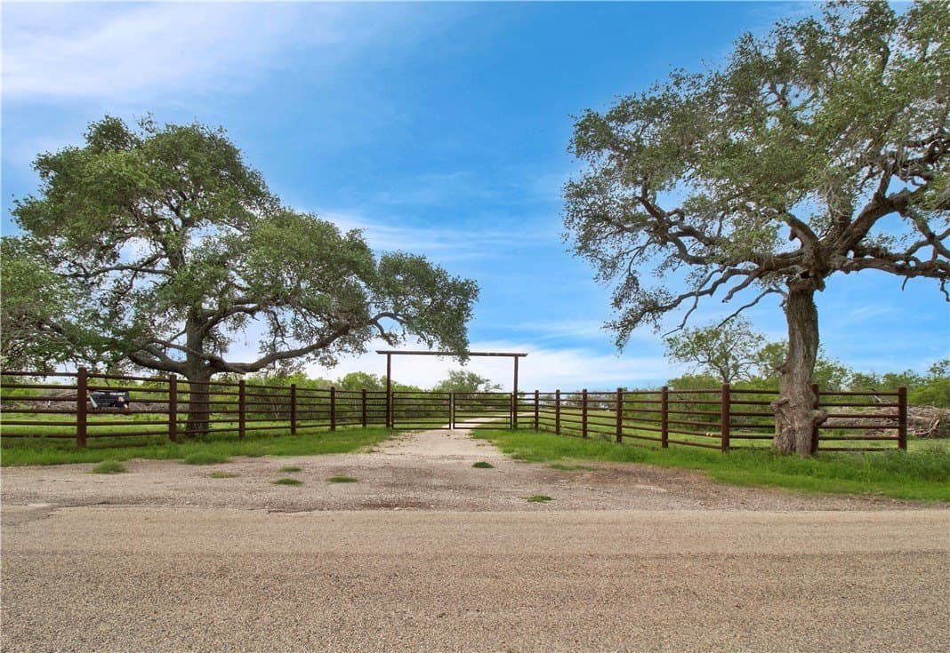 52.19 acres in Bee County - photo 30