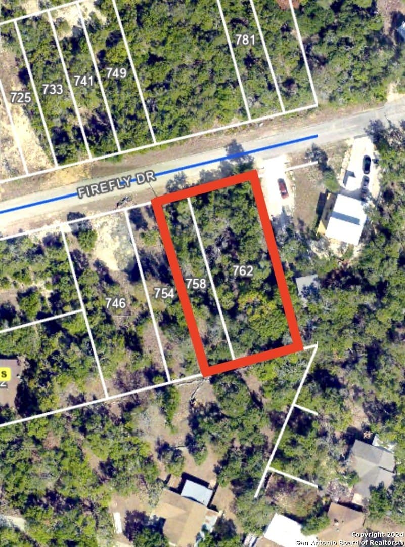 0.33 acres in Comal County - photo 8