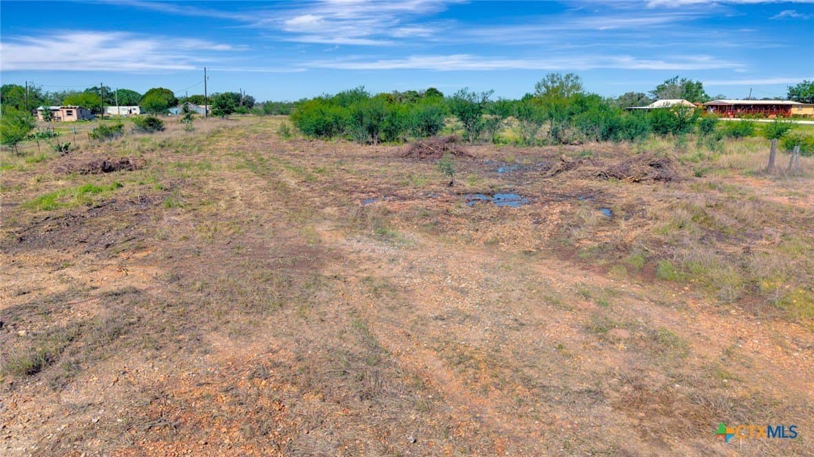 3.66 acres in Victoria County gallery image 3