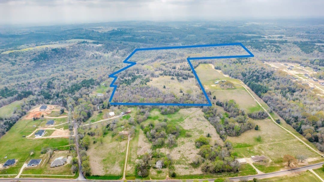 83.79 acres in Smith County