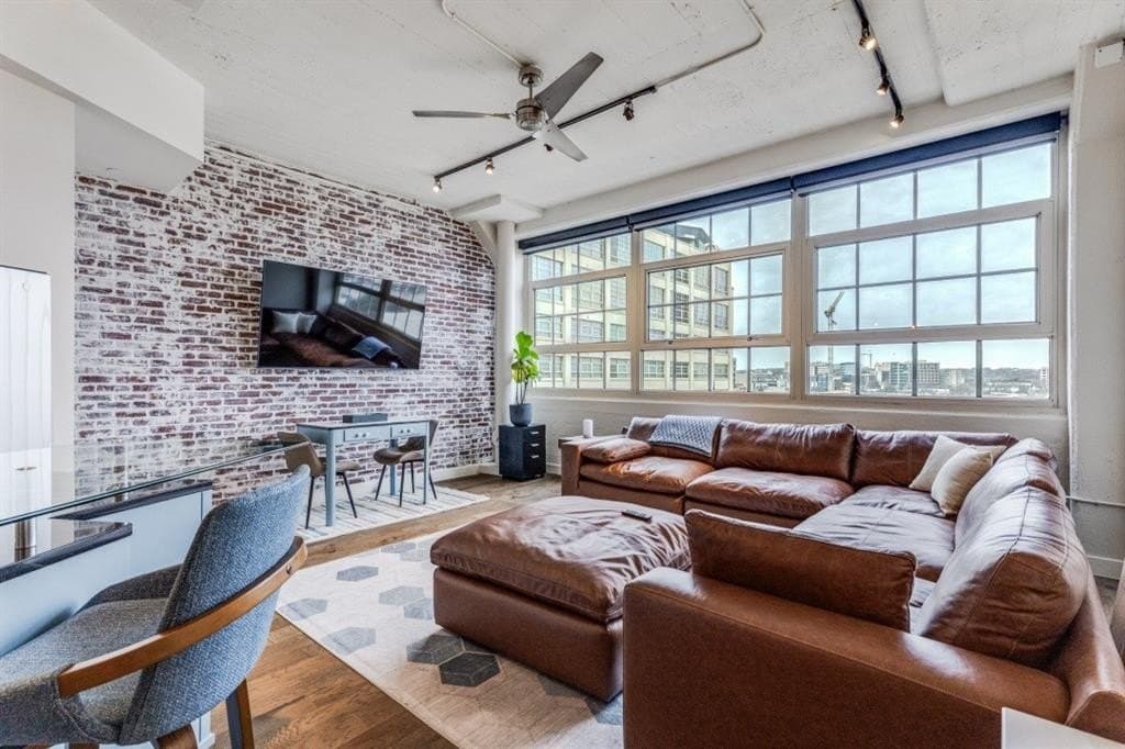 10.68 acres in Tarrant County gallery image 3