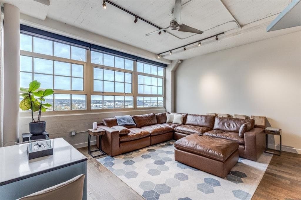 10.68 acres in Tarrant County gallery image 2