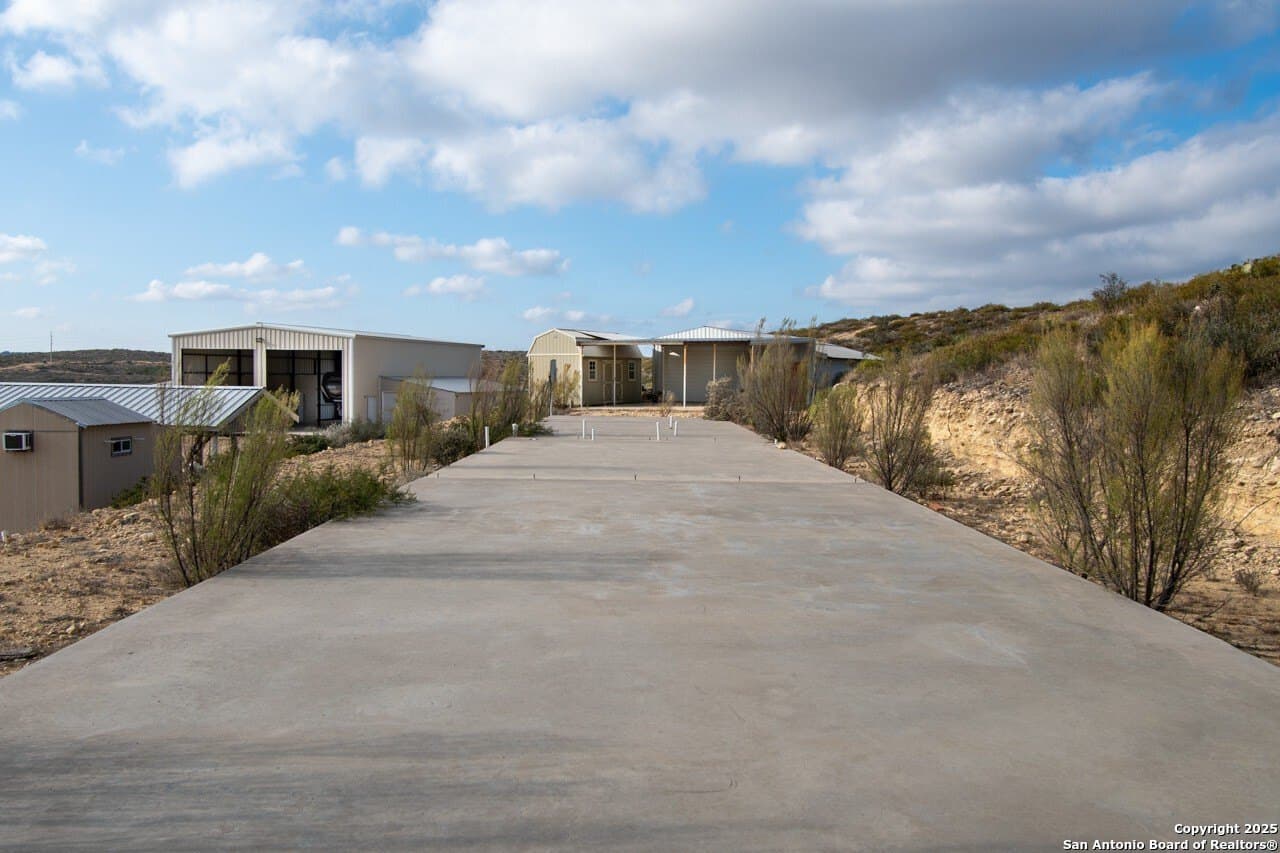 83.6 acres in Val Verde County gallery image 3