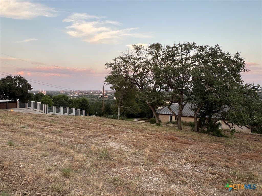 0.6 acres in Comal County gallery image 3