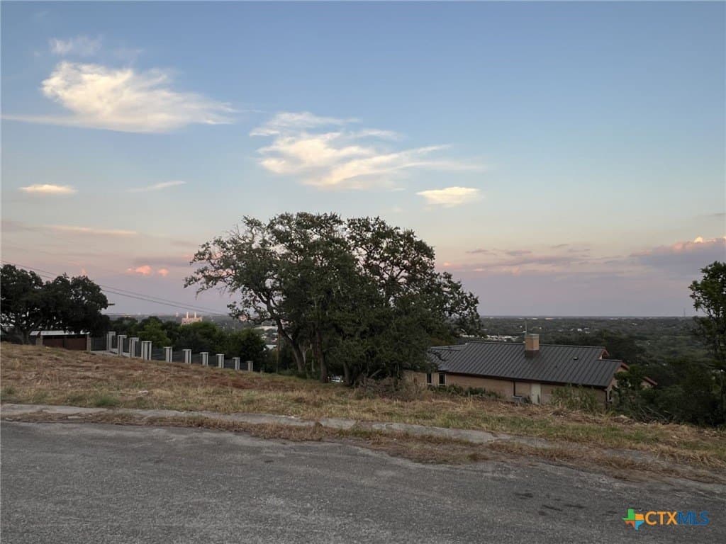 0.6 acres in Comal County gallery image 4