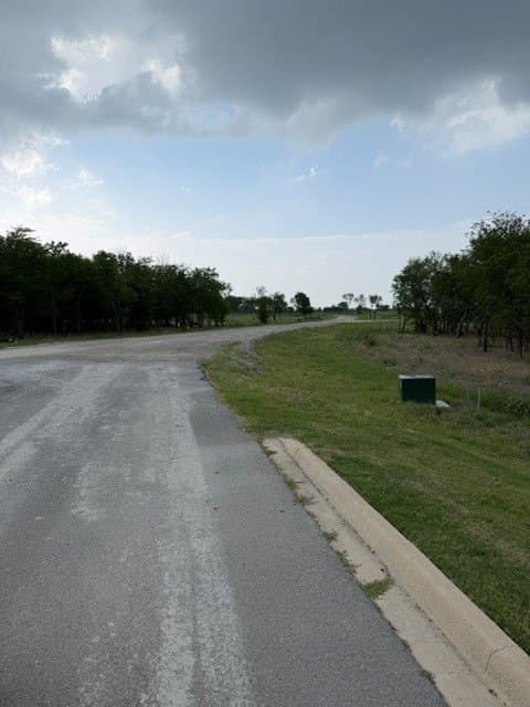1.69 acres in Navarro County gallery image 3