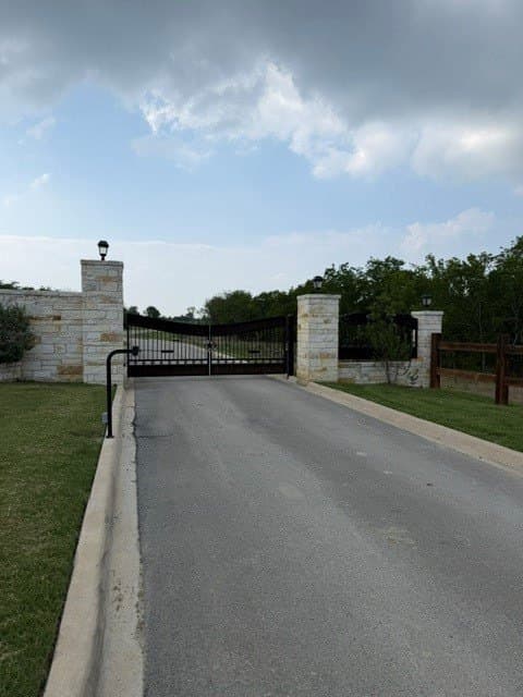 1.69 acres in Navarro County gallery image 2