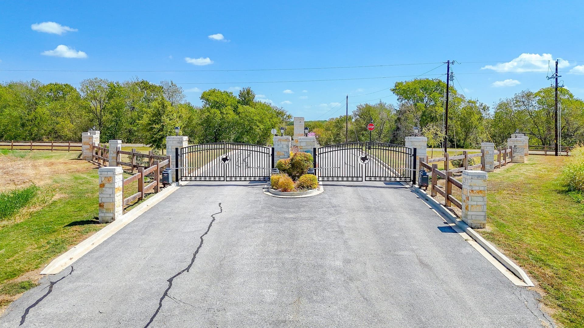 1.05 acres in Navarro County - photo 3