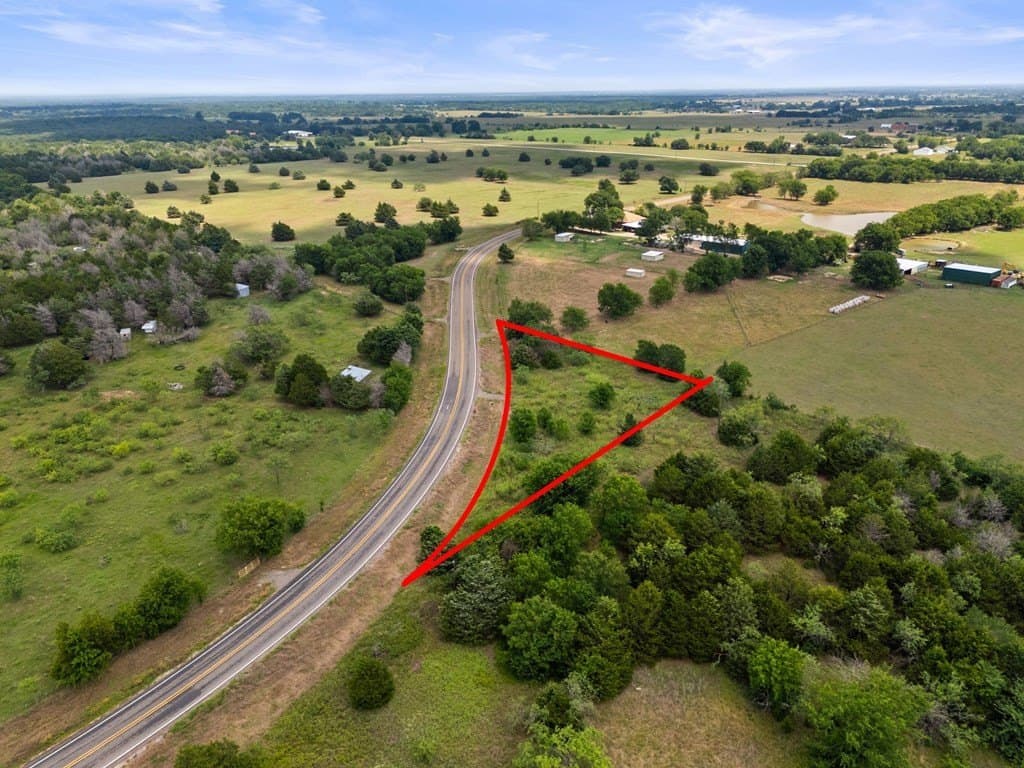 1.06 acres in Navarro County gallery image 2