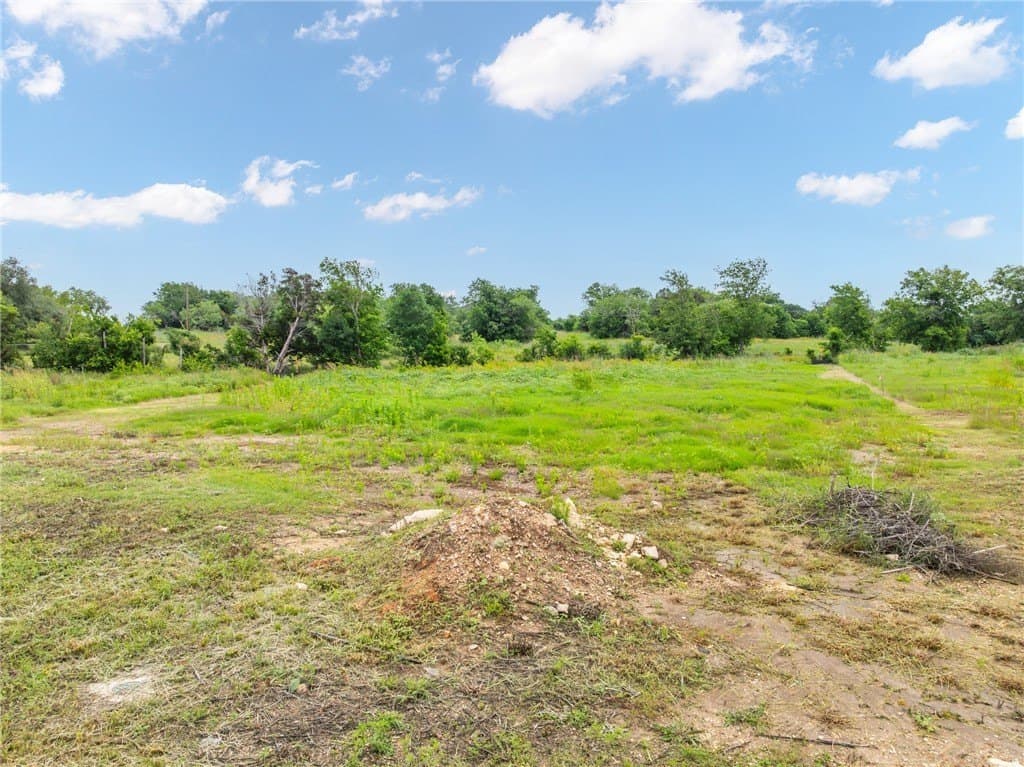 0.4 acres in McLennan County - photo 9