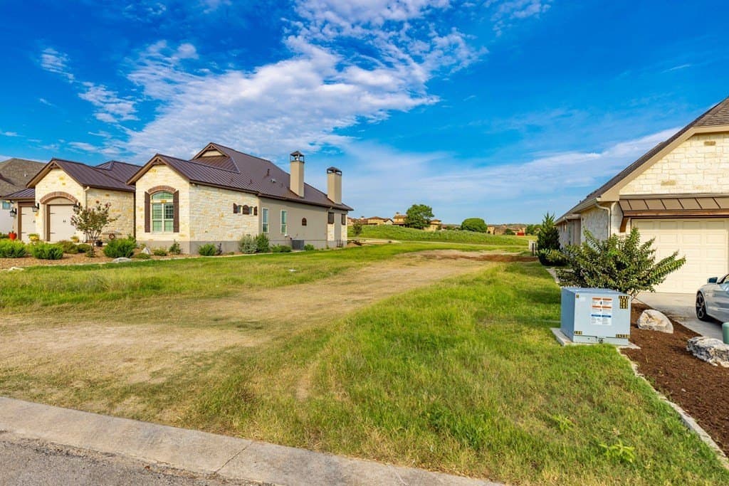 0.26 acres in Kerr County - photo 9