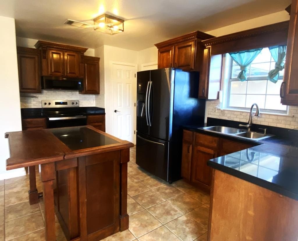 7,800 acres in Maverick County gallery image 4