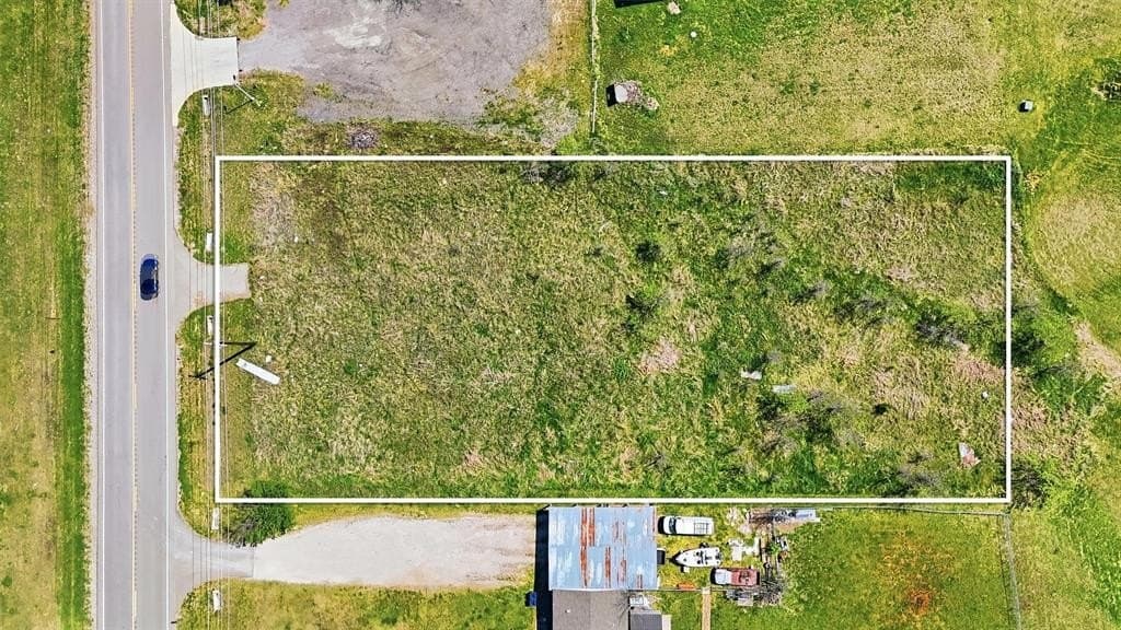 1.01 acres in Denton County gallery image 3