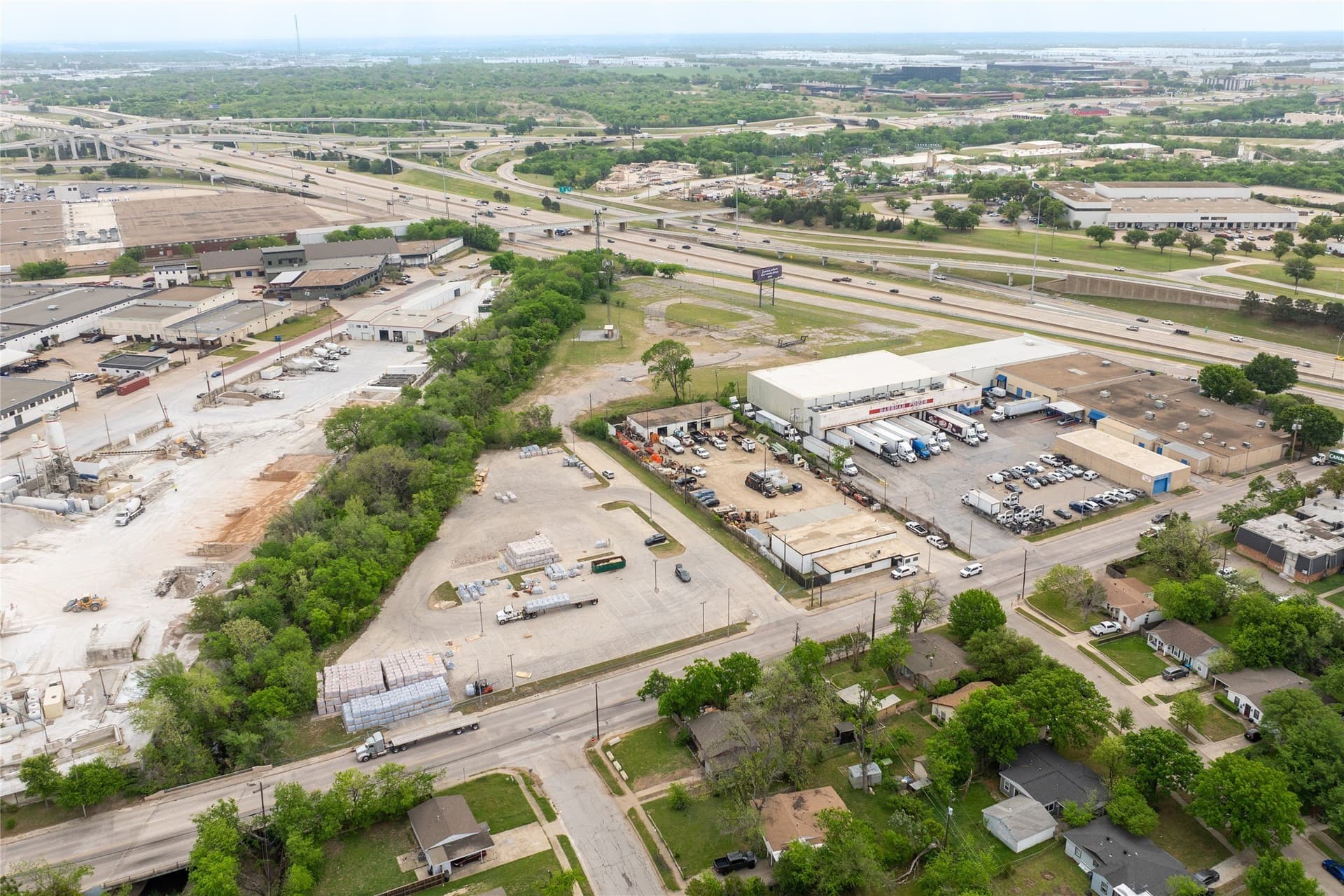 7.5 acres in Tarrant County - photo 2