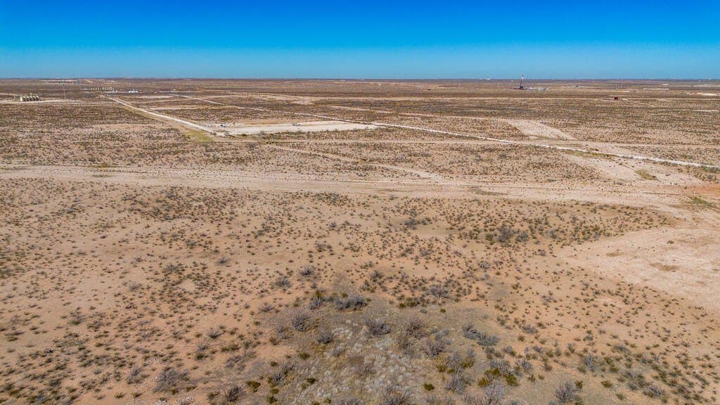 20.42 acres in Ward County - photo 2