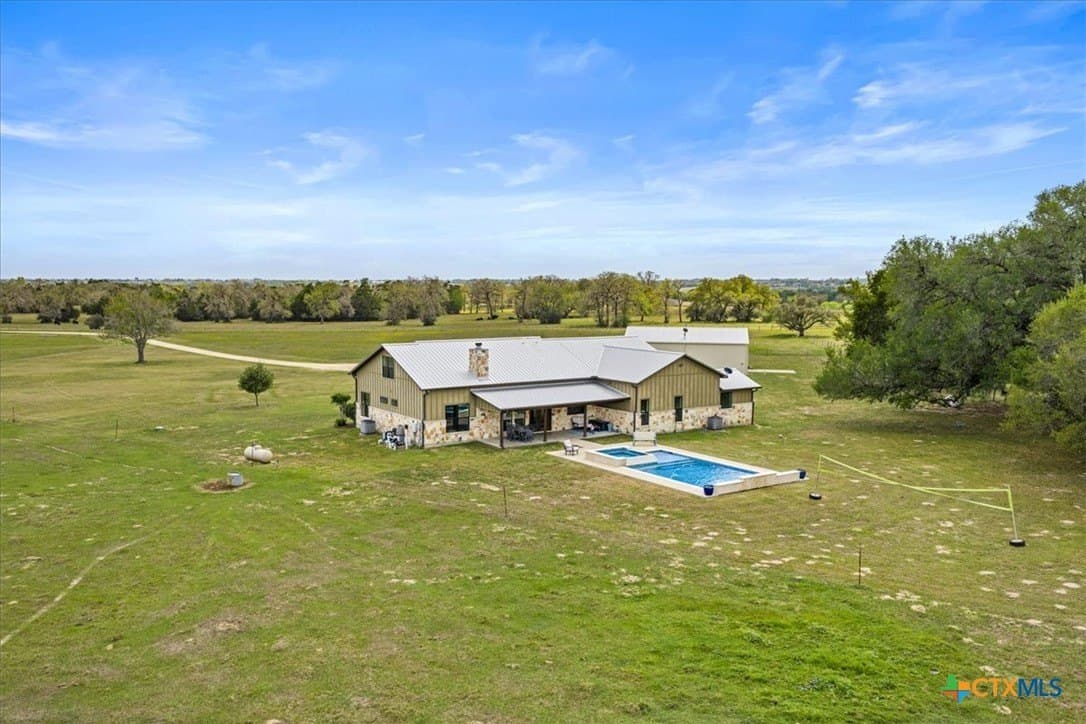 27.9 acres in Lavaca County gallery image 3