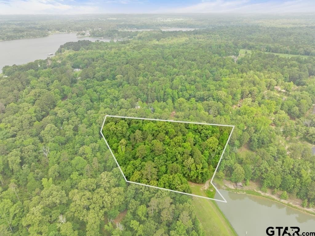 2.32 acres in Smith County