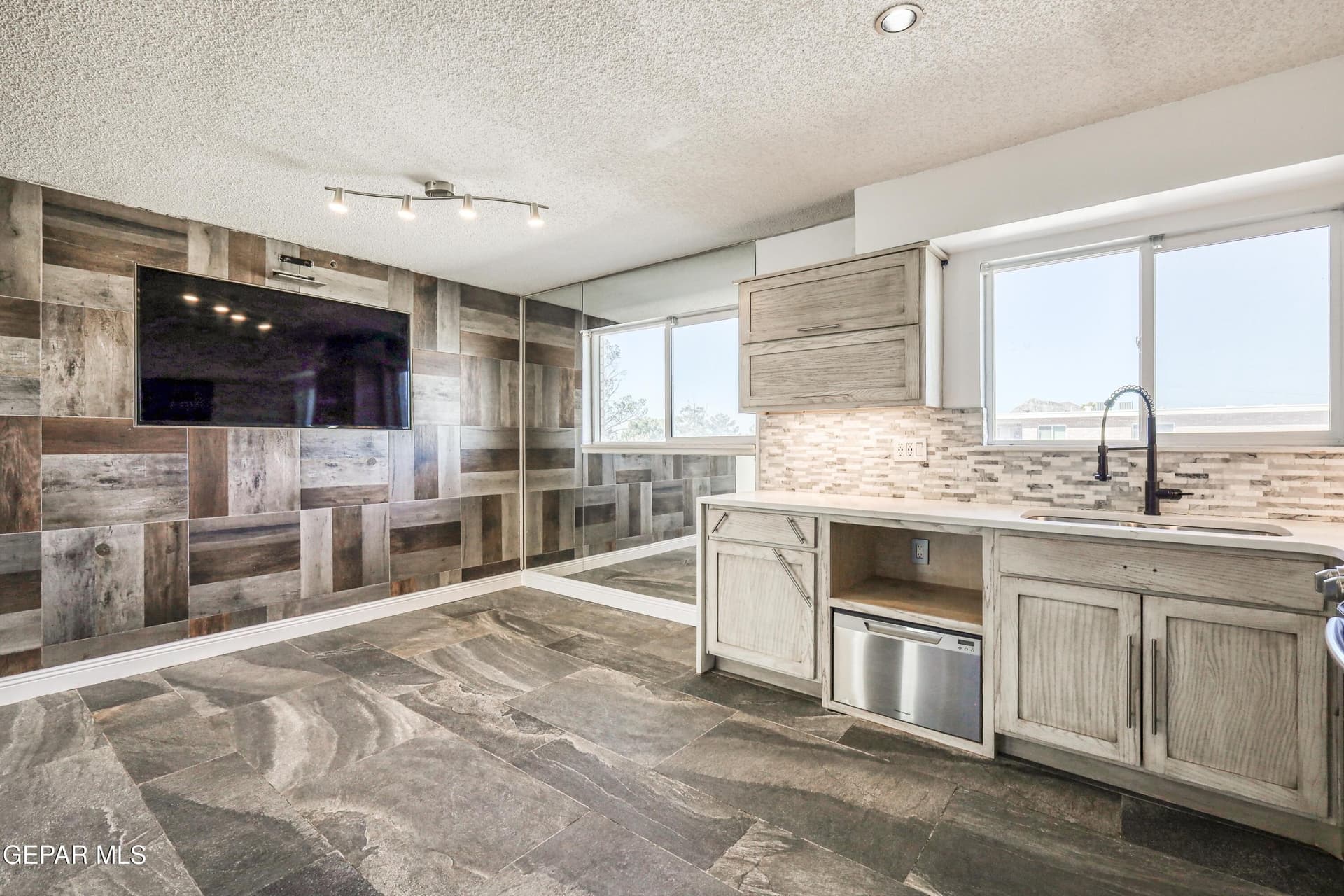 100,000 acres in El Paso County gallery image 4