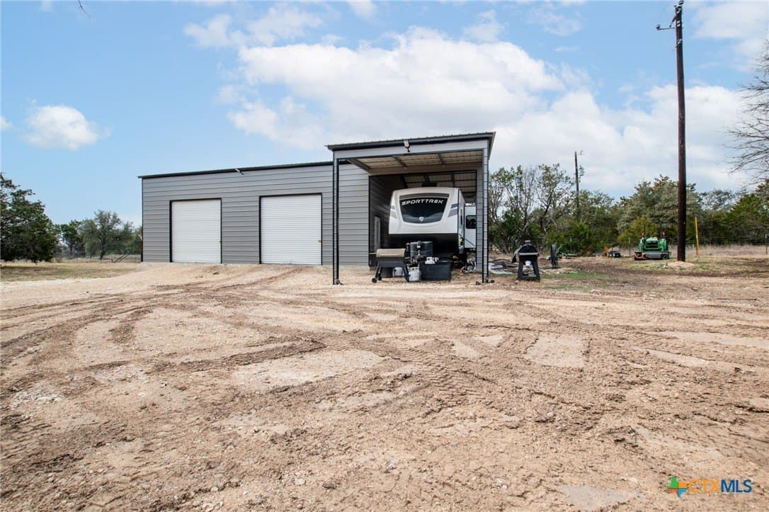 15.68 acres in Lampasas County