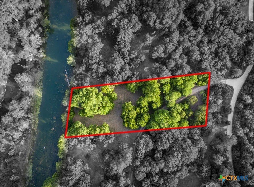 0.99 acres in Comal County gallery image 2