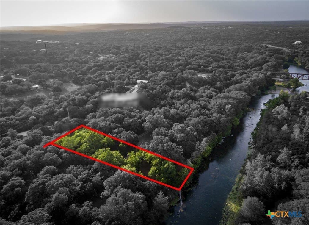 0.99 acres in Comal County gallery image 3