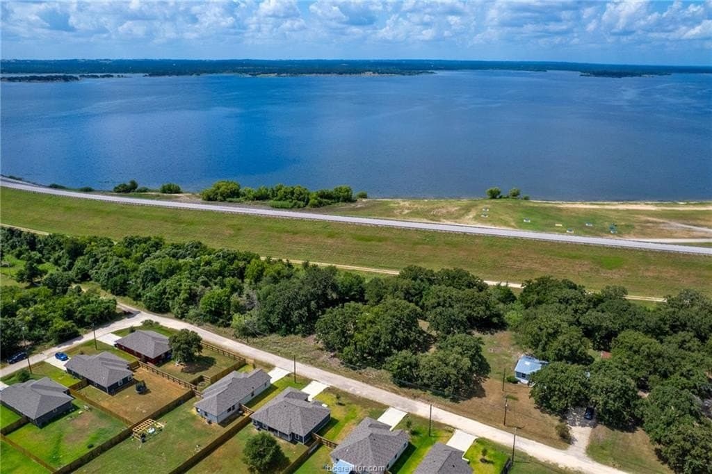 0.66 acres in Burleson County - photo 10