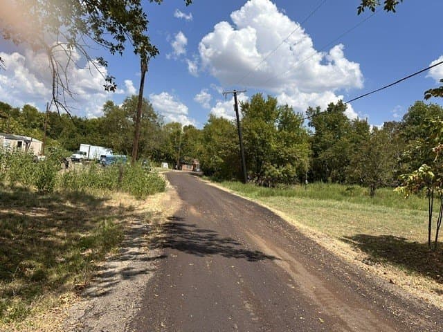 0.63 acres in Lamar County - photo 4