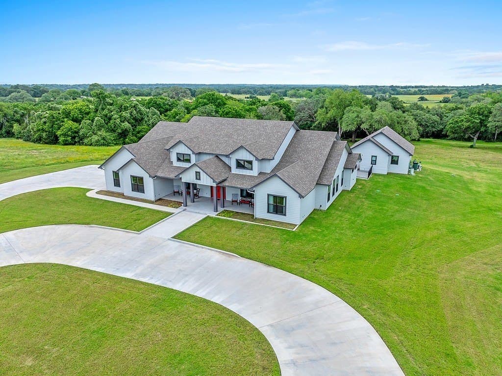 14 acres in Lavaca County gallery image 2