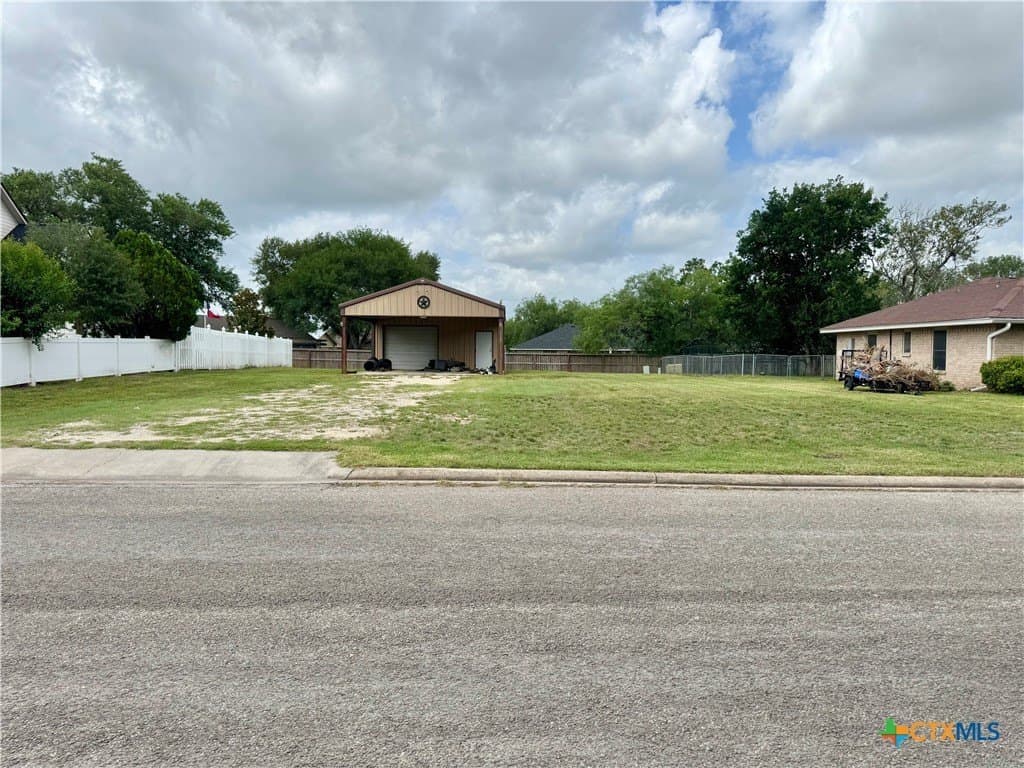 0.22 acres in DeWitt County featured view