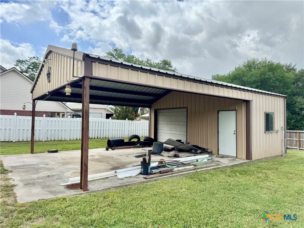 0.22 acres in DeWitt County gallery image 2