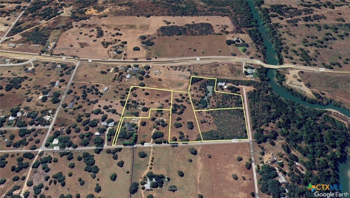 5 acres in DeWitt County featured view