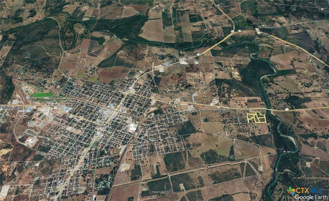 5 acres in DeWitt County gallery image 4