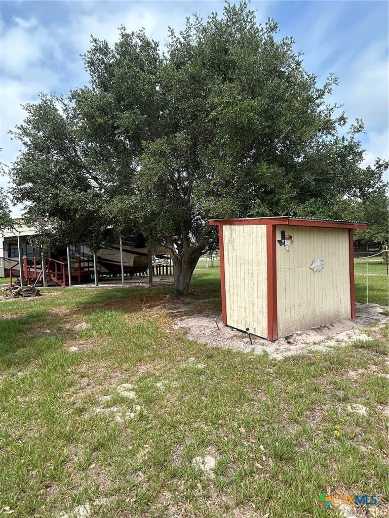 1 acres in Calhoun County - photo 8