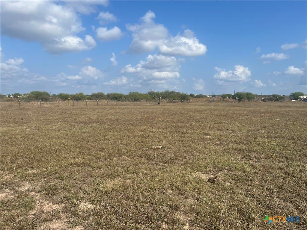 5.02 acres in Victoria County gallery image 4