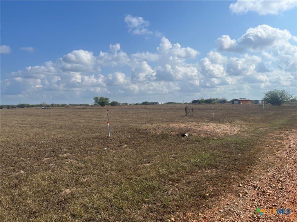 5.02 acres in Victoria County gallery image 3