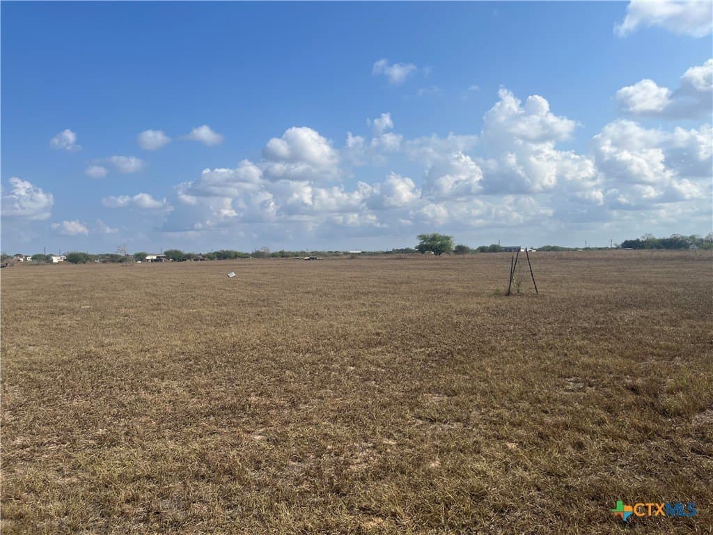 5.02 acres in Victoria County gallery image 2