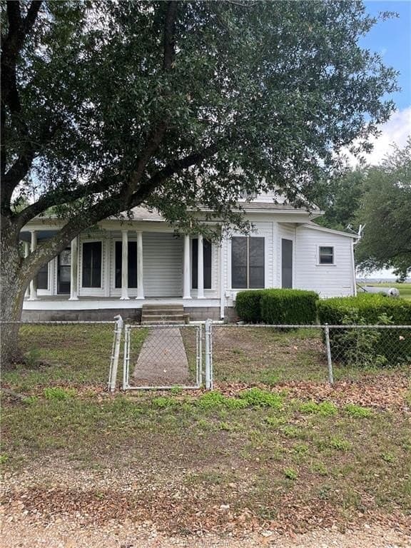 10.45 acres in Milam County