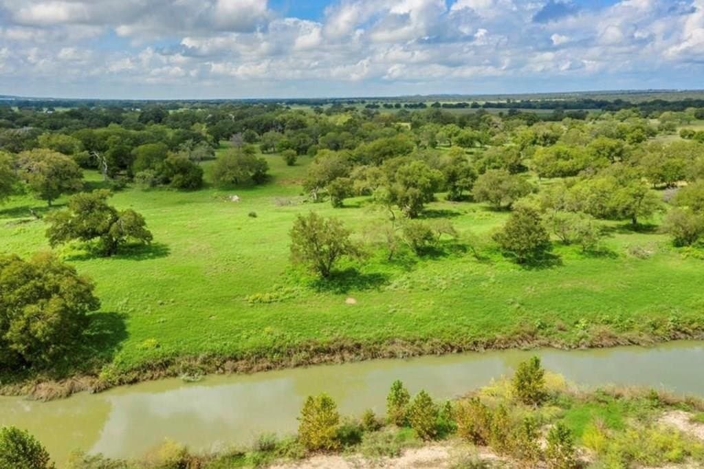 3.6 acres in Gillespie County