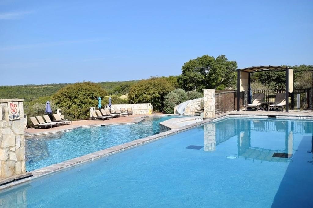 1.25 acres in Kerr County gallery image 3